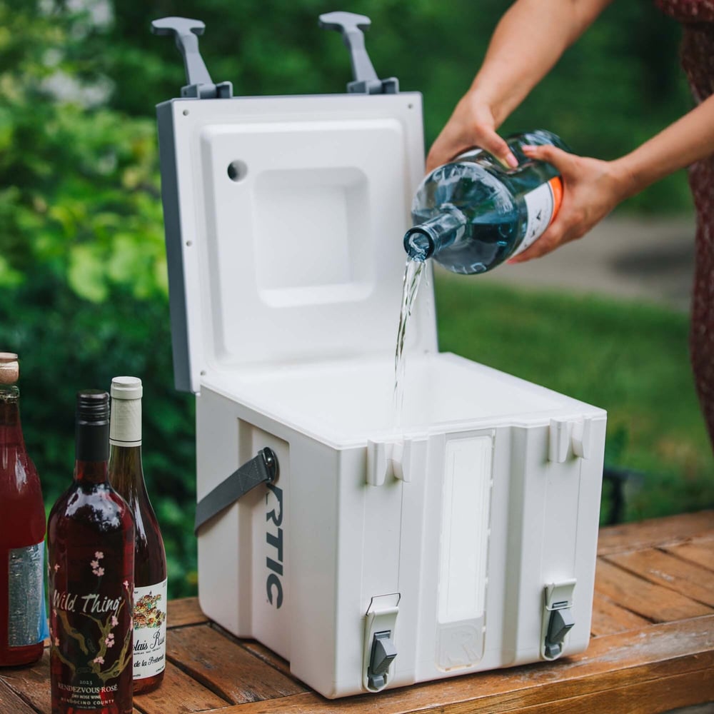 RTIC Outdoors - Halftime Water Cooler - 3 Gallon - Cobalt & White - Image 8